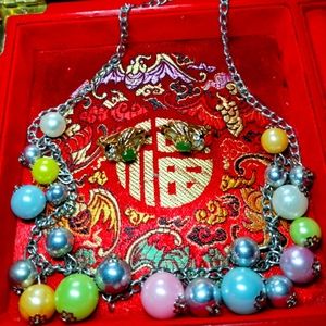 Amazingly beautiful!~pastel beaded necklace with silver chain/Jade earri…